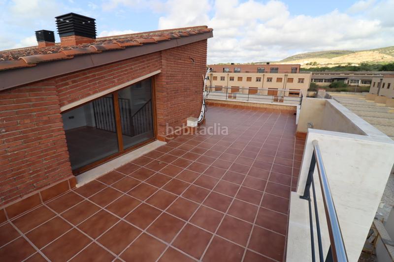 Foto 602fc989-704d-4d59-8cff-a324875e7be1. Casa aparellada amb aparcament piscina a Ulldecona