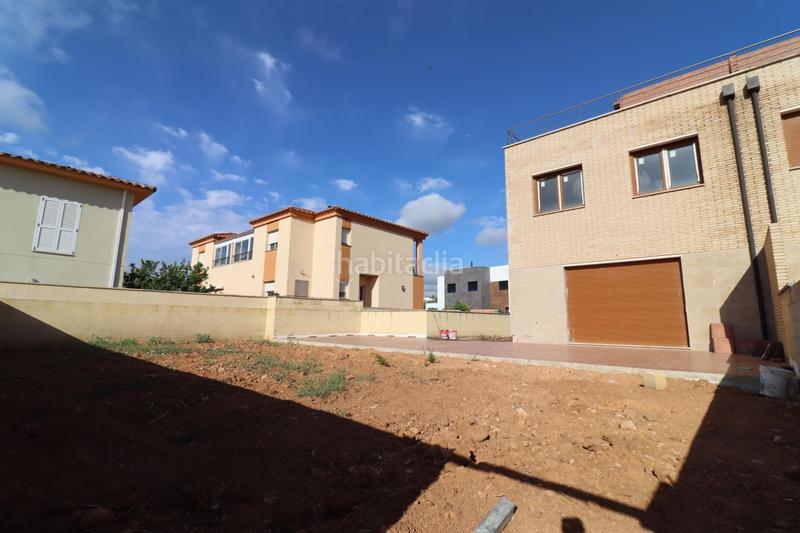 Foto 81c5fc11-d270-45e5-8073-e69af48c279b. Casa aparellada amb aparcament piscina a Ulldecona
