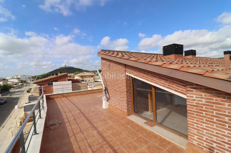 Foto a1cbf145-5576-42b6-9ae8-5ff9863a9a47. Casa aparellada amb aparcament piscina a Ulldecona