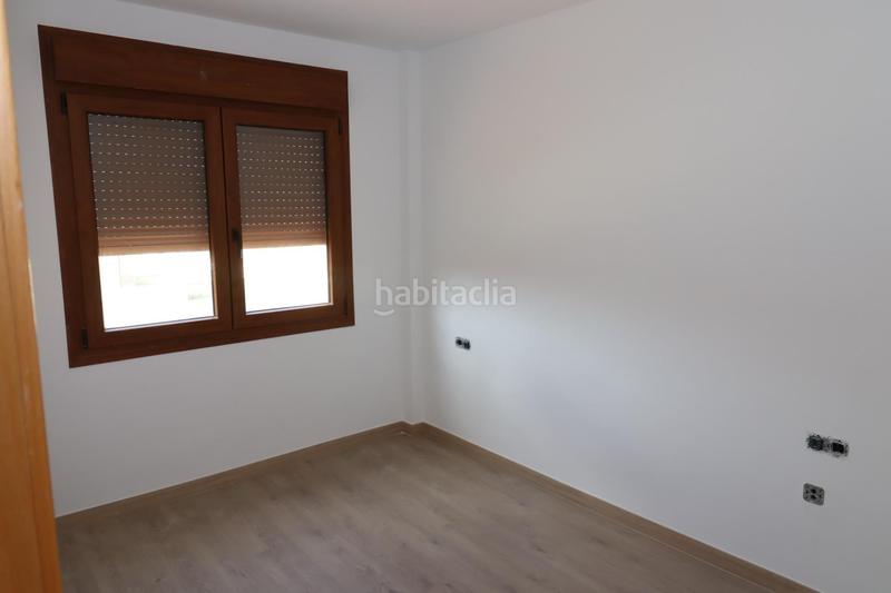 Foto b5b94df0-8680-4651-9a3c-ad8c18161176. Casa aparellada amb aparcament piscina a Ulldecona
