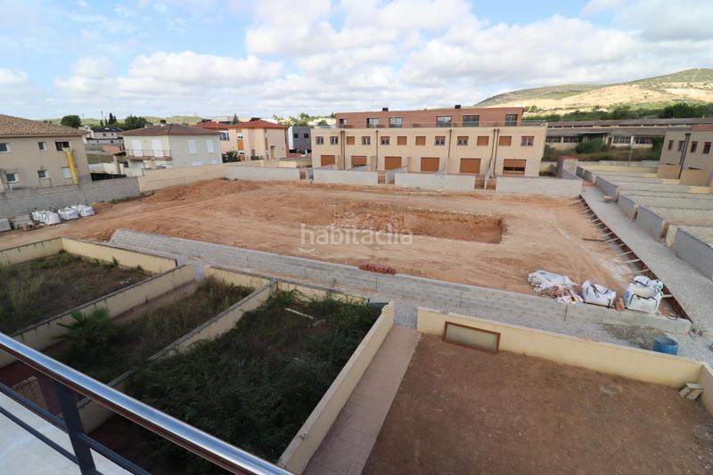 Foto c168a349-3b63-40f6-b12d-af437dfd064d. Casa aparellada amb aparcament piscina a Ulldecona