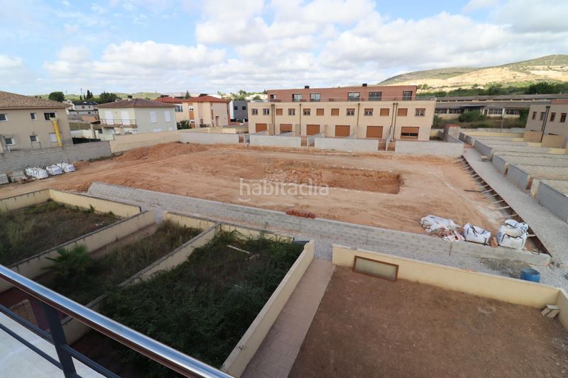 Foto d2d3fef9-217e-4a82-b7fc-cc12a4267878. Casa pareada casas apareadas en zona alta en Ulldecona