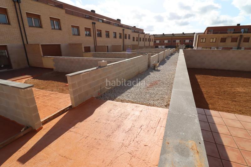 Foto db239411-c15d-4377-a3af-54802a34ae42. Casa aparellada amb aparcament piscina a Ulldecona
