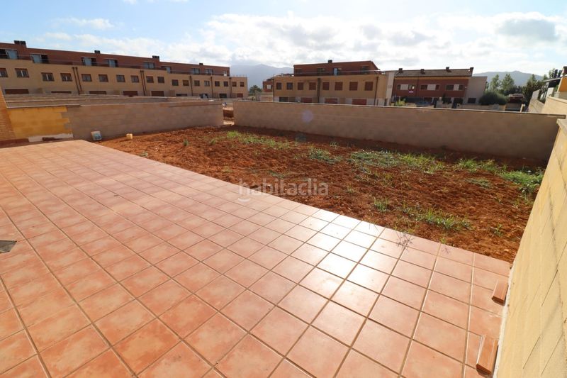 Foto e4b085ec-f8a1-4a8a-8590-d12b671d8e2f. Casa pareada casas apareadas en zona alta en Ulldecona