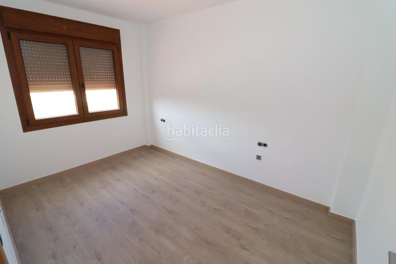 Foto e5732f0f-be28-4cb4-9c11-b10d3334ac93. Casa aparellada amb aparcament piscina a Ulldecona