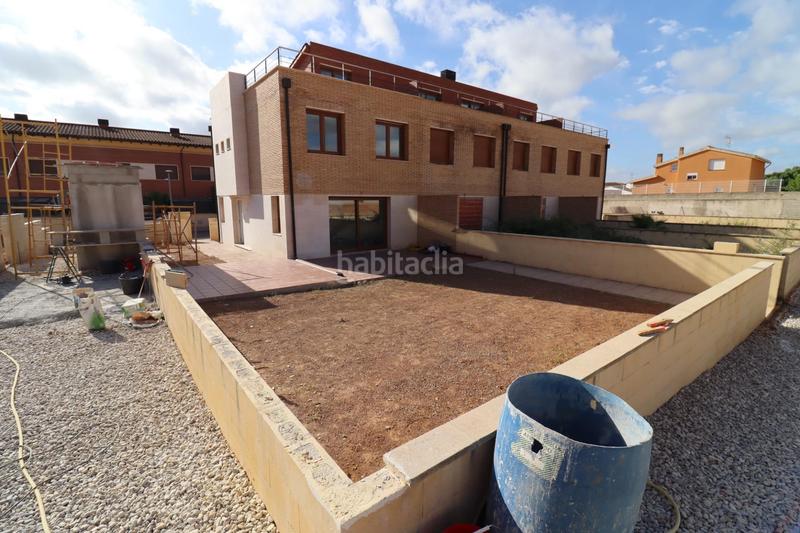 Foto f00f1b9a-83e9-4cb0-a4e8-7724fd0f05fb. Casa aparellada amb aparcament piscina a Ulldecona