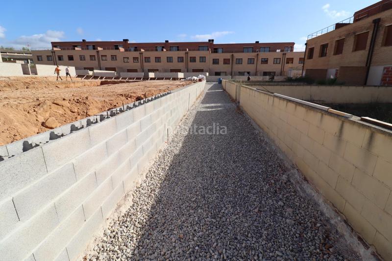 Foto f2f555fc-992a-4029-a155-2815b47e376b. Casa aparellada amb aparcament piscina a Ulldecona