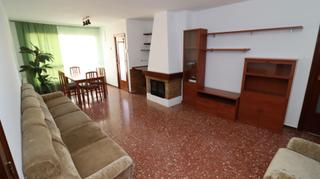 Etagenwohnung in Alcanar. Piso de grandes dimensiones muy bien situado y cerca de colegios