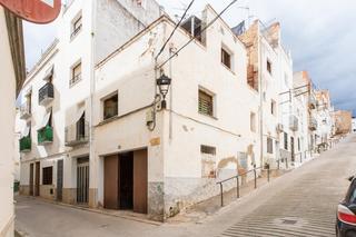 Local Comercial a Alcanar. Casa esquinera en consruccion en pleno centro