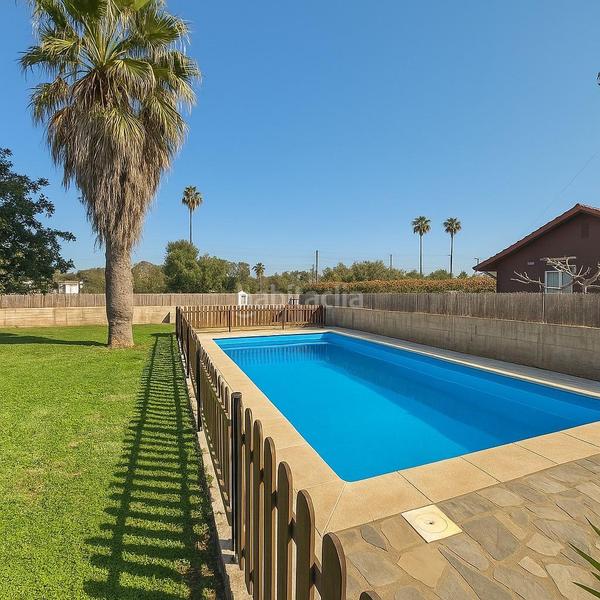 Foto fd54b87e-cb18-43f0-8ad1-e8137831e578. Chalet villa en las casas en Alcanar
