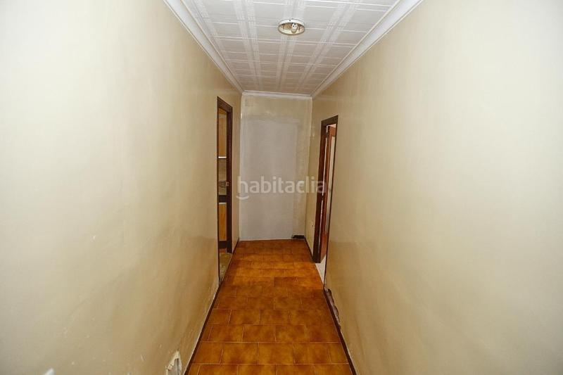 Foto 0dc77f76-ba3c-4979-97d9-03fe5487cbda. Casa gran casa distribuida en planta baja mas dos plantas altas. posibilidad de hacer dos viviendas. en Alcanar