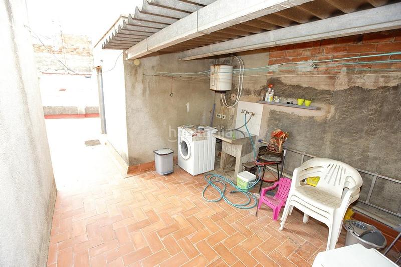 Foto 117a0e62-c6ca-4375-b2e1-59f58d541402. Casa gran casa distribuida en planta baja mas dos plantas altas. posibilidad de hacer dos viviendas. en Alcanar
