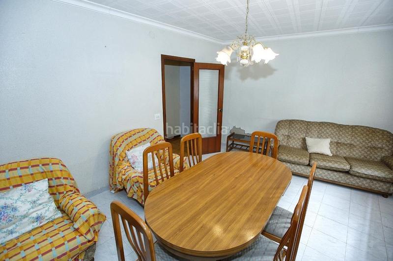 Foto 216540dc-44c8-460f-9a31-ec441435dbd0. Casa gran casa distribuida en planta baja mas dos plantas altas. posibilidad de hacer dos viviendas. en Alcanar