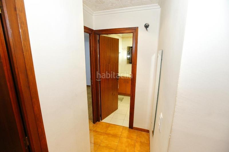 Foto 27f55047-18b3-499c-b072-7022c49c2986. Casa gran casa distribuida en planta baja mas dos plantas altas. posibilidad de hacer dos viviendas. en Alcanar