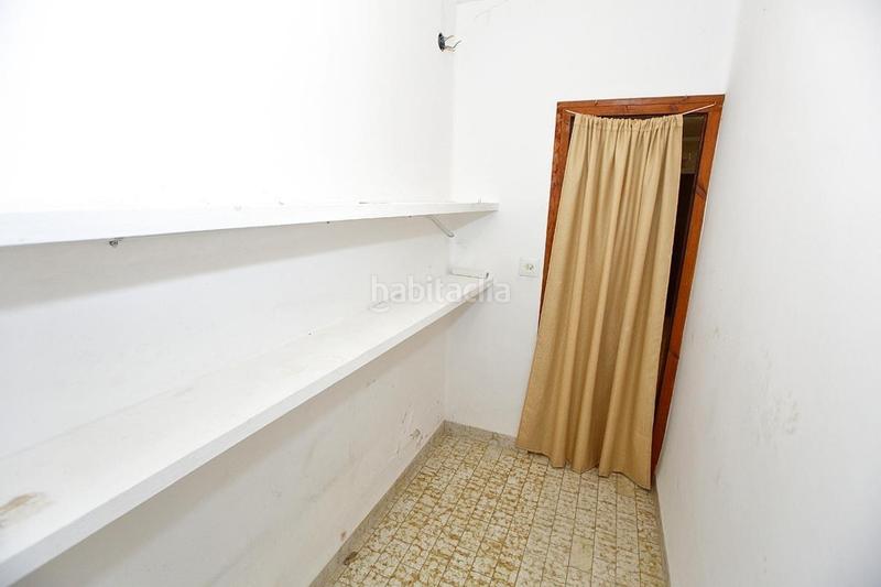 Foto 3a8f711a-8dea-41a6-b1bc-7e51bd8bc7ff. Casa gran casa distribuida en planta baja mas dos plantas altas. posibilidad de hacer dos viviendas. en Alcanar