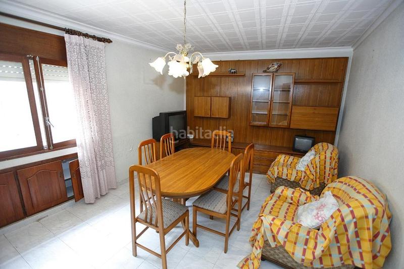 Foto 4692e86f-8003-4cdd-8b3b-552fe7811223. Casa gran casa distribuida en planta baja mas dos plantas altas. posibilidad de hacer dos viviendas. en Alcanar
