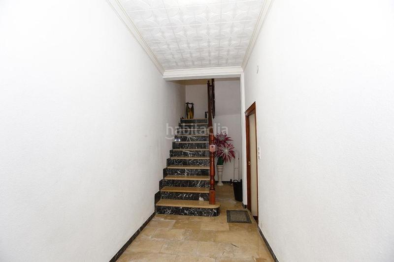 Foto 4794c5ed-f267-4385-8fc9-41e2de2cd9e1. Casa gran casa distribuida en planta baja mas dos plantas altas. posibilidad de hacer dos viviendas. en Alcanar