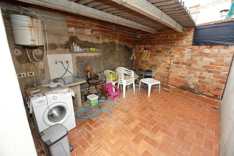 Foto 8c816cec-d7d8-4aa7-9975-87580973a207. Casa gran casa distribuida en planta baja mas dos plantas altas. posibilidad de hacer dos viviendas. en Alcanar