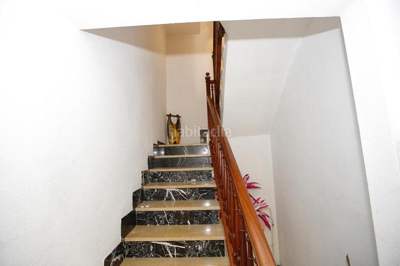 Foto bad03978-c8d2-4791-9363-5192d7756949. Casa gran casa distribuida en planta baja mas dos plantas altas. posibilidad de hacer dos viviendas. en Alcanar