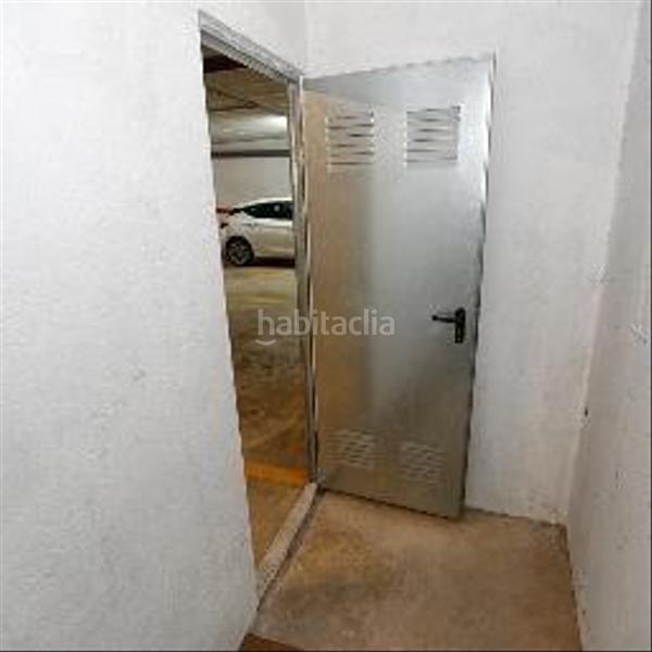 Foto 1e88b37f-0b72-4596-a112-452dad2b8fc8. Aparcament cotxe a Alcanar