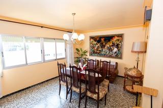 Maison à Alcanar. Gran casa con almacen muy luminosa.