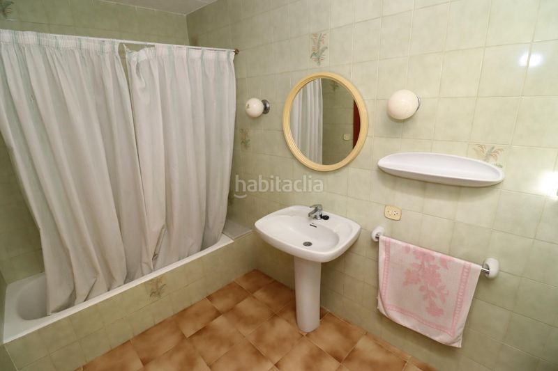 Foto e28aa985-e34f-48c8-943f-940abb54458e. Xalet amb piscina a Alcanar