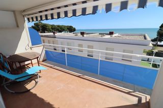 Apartamento en Alcanar. Luminoso apartamento en alcanar con vistas al mar y licencia de