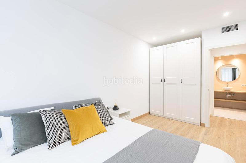 Foto 7563770f-bf90-4b3b-89fb-a9564d95d488. Piso  en venta en avenida del paral·lel en El Poble Sec - Parc de Montjuïc Barcelona