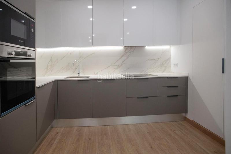 Foto 028d3ae3-df68-4a0e-8059-d8df7d890724. Piso  en venta en avenida del paral·lel en El Poble Sec - Parc de Montjuïc Barcelona