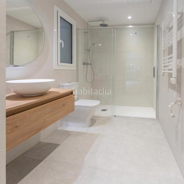 Foto 758f133d-dd27-4e4f-9f25-4e96b0946b56. Piso  en venta en avenida del paral·lel en El Poble Sec - Parc de Montjuïc Barcelona