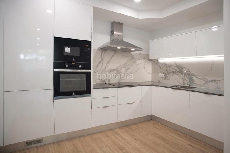 Foto a4943b25-ee14-4d38-bbd9-773f2557961c. Piso  en venta en avenida del paral·lel en El Poble Sec - Parc de Montjuïc Barcelona