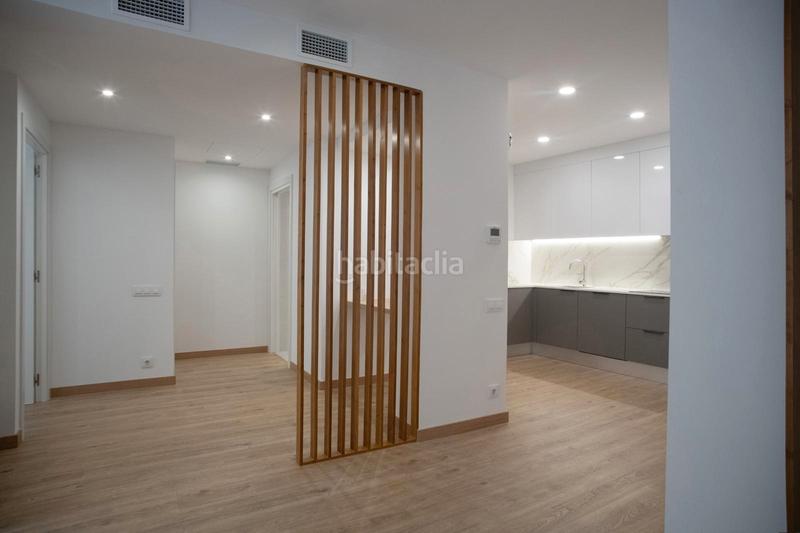 Foto a8a61e83-1725-4f94-8cb0-abb9b9eeb62b. Piso  en venta en avenida del paral·lel en El Poble Sec - Parc de Montjuïc Barcelona