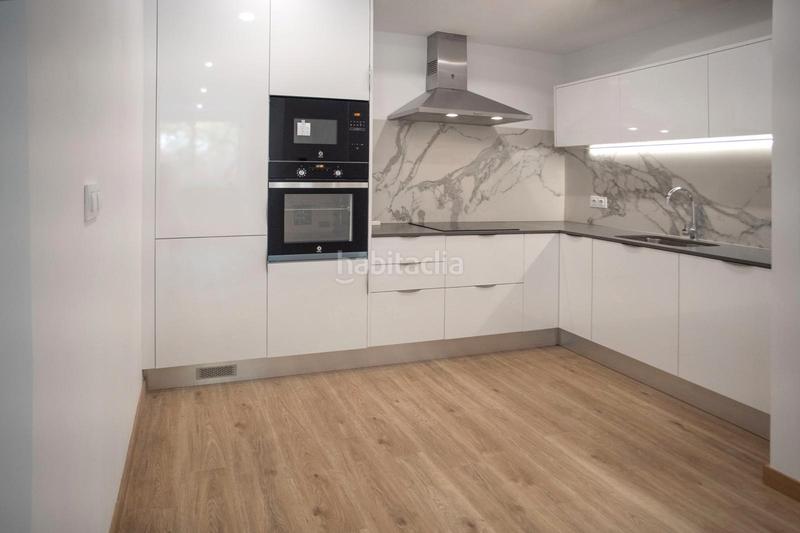Foto f4a76cae-f250-4e9e-84d5-45e16443f3a2. Piso  en venta en avenida del paral·lel en El Poble Sec - Parc de Montjuïc Barcelona