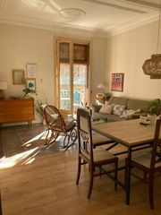 Pis  Carrer del consell de cent. Piso reformado con encanto en consell de cent, balcón y elemento