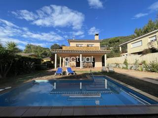 Casa a Urbanitzacions del Nord. Casa santa cristina, roca de malvet con licencia turística