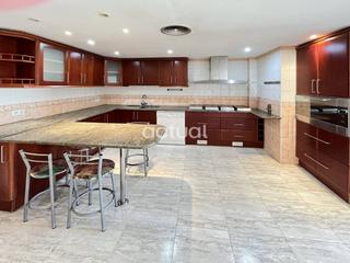 Piso  Pere gerones. Gran tico en el centro de santa cristina daro