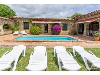 Casale  Calle santiago ruiseñol. Preciosa masia  situada en platja daro