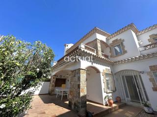 Casa  Toses. Venta de casa en castell daro, platja daro i sagaró