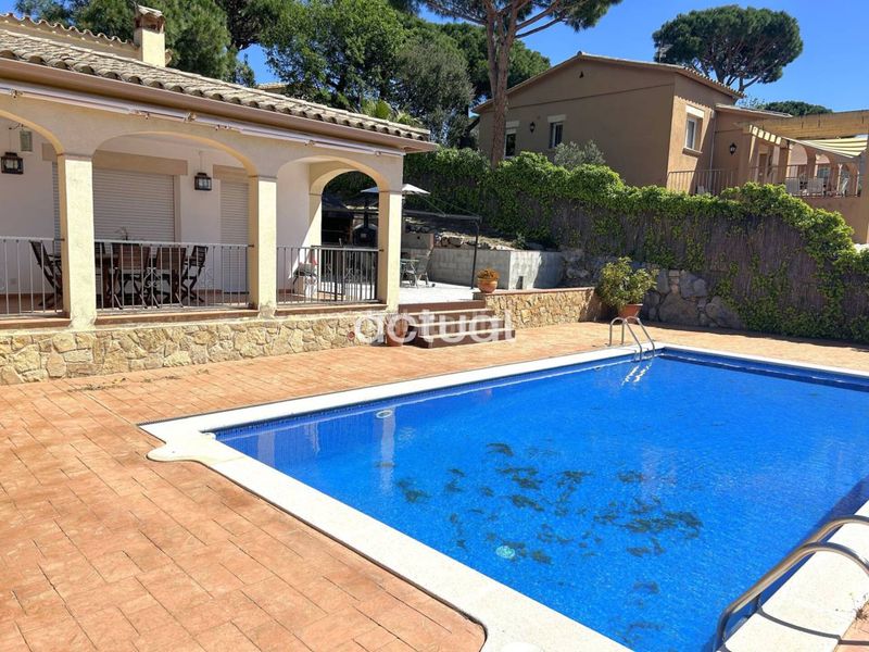 Foto a91bf825-f590-4c89-aca0-df704b9ab589. Maison avec chauffage parking piscine dans Cabanyes-Mas Ambrós-Mas Pallí Calonge