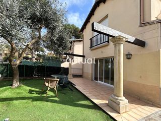 Doppelhaus  Travesia puig de moli. Chalet pareado en venta en sagaró