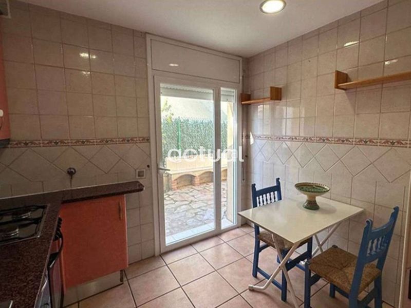 Foto ab0160e5-b6f5-4927-a6f3-4070c353cfc8. Casa aparellada amb calefacció aparcament a Fenals Platja d´Aro