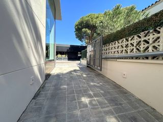Aparcament cotxe  Avenida de la pau. Parking y trastero en el centro de venta en platja daro