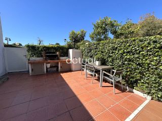 Appartement  Avenida politur. Venta de apartamento en castell daro, platja daro i sagaró