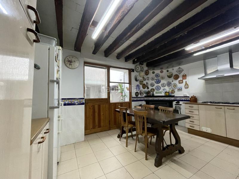 Foto bd6bfea1-21cf-44e5-9e2a-c02923ce421d. Casa  en venta en poble, 5 dormitorios. en Piera