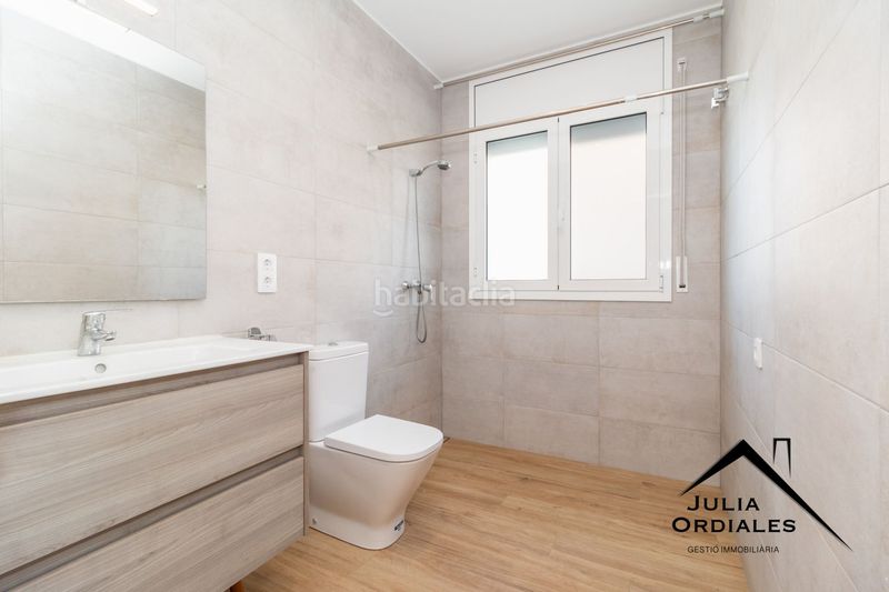 Foto 71d1e9e3-a697-47bc-9b63-d384a8579f7b. Casa amb calefacció aparcament a Masquefa