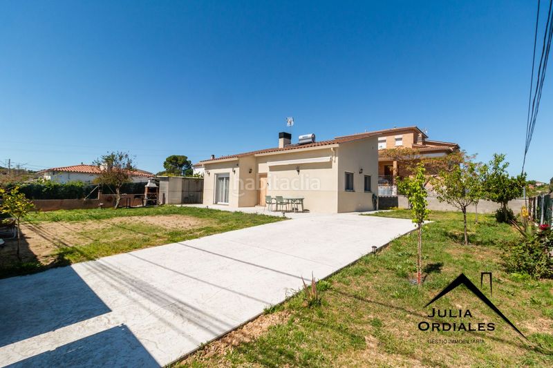 Foto a21c5f07-0555-4a62-ade5-e0219d8706dc. Casa amb calefacció aparcament a Masquefa