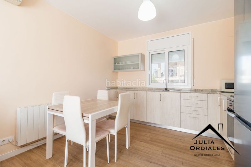 Foto cc90d9c6-0b54-4003-9971-d34d26603ae2. Casa amb calefacció aparcament a Masquefa