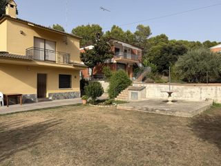 Casa a Piera. Casa en venta en can canals, 3 dormitorios.