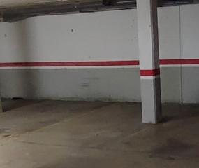 Lloguer Aparcament cotxe a Carrer de rafael de casanova 61. Plaza parquing moto ó mini- coche