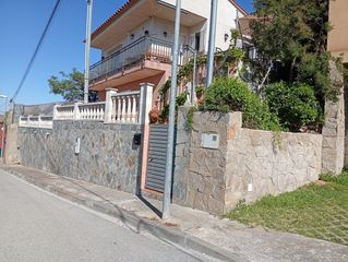Xalet a Torrelles de Llobregat. Chalet independiente en venta